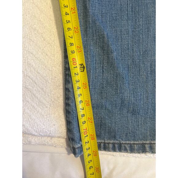 Eddie Bauer Jeans Women’s 29x29 Light Wash Genuine Boot Cut 100% Cotton Denim - Picture 2 of 8